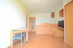 レオパレスジョイフル朝日 102 1階1Kのリビング/ダイニング