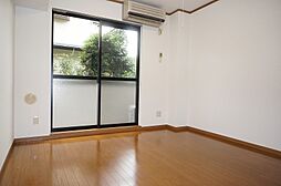 アリエーテII 102 1階ワンルームのリビング/ダイニング