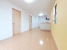 サンエスポアールVI 2階2LDKのリビング/ダイニング