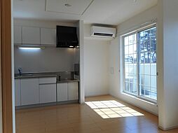 ラブリー 202 2階2LDKのリビング/ダイニング