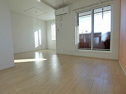 プリートIII 201 2階1LDKのリビング/ダイニング