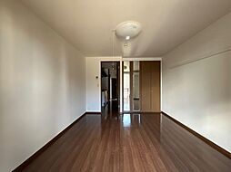 グランティス 1階1Kのリビング/ダイニング