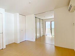 ルミエール西新宿 203 2階1LDKのリビング/ダイニング