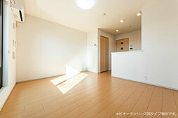 名鉄名古屋本線 東岡崎駅 バス21分 フタバ産業前停下車 徒歩3分の賃貸アパート 2階1LDKのリビング/ダイニング