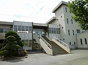 【小学校】西小学校まで350ｍ
