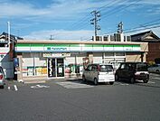 【コンビニエンスストア】ファミリーマート西幡豆上大坪店まで400ｍ