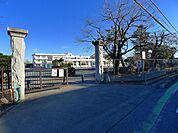 【小学校】邑楽町立中野小学校まで290ｍ