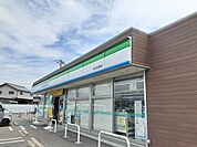 【コンビニエンスストア】ファミリーマート亀山能褒野店まで1800ｍ