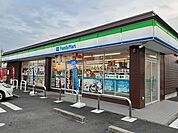 【コンビニエンスストア】ファミリーマート　新小牧小木店まで110ｍ