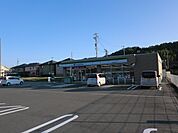 【コンビニエンスストア】ファミリーマート桑名市桑部店まで500ｍ