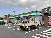 【コンビニエンスストア】ファミリーマート桑名駅西店まで1000ｍ