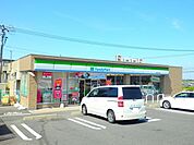 【コンビニエンスストア】ファミリーマート桑名多度小山店まで290ｍ