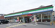 【コンビニエンスストア】ファミリーマート 飯能加治小学まで400ｍ
