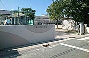 【小学校】小坂井西小学校まで490ｍ