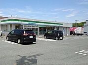 【コンビニエンスストア】ファミリーマート片西店まで220ｍ