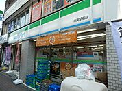 【コンビニエンスストア】ファミリーマート用賀店まで522ｍ