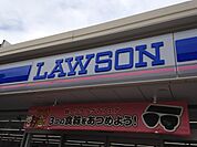 【コンビニエンスストア】ローソンJR八田駅前店まで121ｍ