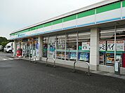 【コンビニエンスストア】ファミリーマート押部谷木幡店まで1000ｍ