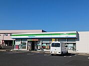 【コンビニエンスストア】ファミリーマート　城東店まで300ｍ