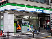 【コンビニエンスストア】ファミリーマート都立大学駅前店まで309ｍ