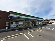 【コンビニエンスストア】ファミリーマート伊勢崎山王町店まで600ｍ