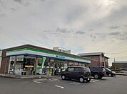【コンビニエンスストア】ファミマ　 日立桜川四丁目店まで600ｍ