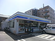 【コンビニエンスストア】ローソン北春日部駅東口店まで680ｍ