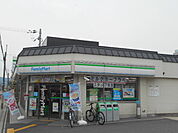 【コンビニエンスストア】ファミリーマート佐井太子道店まで588ｍ