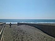 茅ヶ崎海岸まで590ｍ