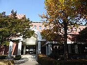 【図書館】越谷市立図書館まで955ｍ