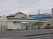 【コンビニエンスストア】ファミリーマート興津中町店まで500ｍ