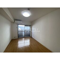 メゾン・ド・ラファル 205 2階ワンルームのリビング/ダイニング