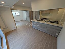 東京メトロ千代田線 綾瀬駅 徒歩6分の賃貸マンション 3階2LDKのリビング/ダイニング