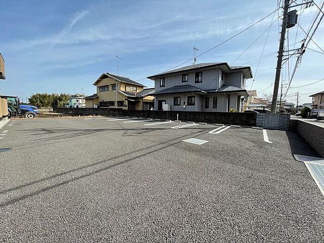 11 / 18