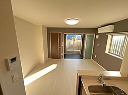 フロントアイランドII 1階1LDKのリビング/ダイニング