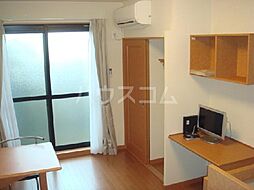 レオパレスｙｏｕ 206 2階1Kのリビング/ダイニング