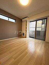 チェストセブン 105 1階1Kのリビング/ダイニング