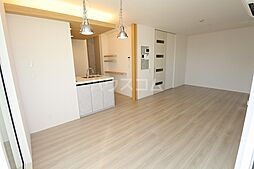 D’s LIEN (ディーズリアン)　E 201 2階1LDKのリビング/ダイニング