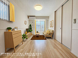 エル・ソラーレII 104 1階1LDKのリビング/ダイニング