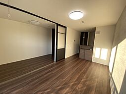 リュミエール太田 208 2階1LDKのリビング/ダイニング