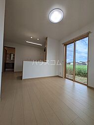 リリーヒルズA 1 1階2LDKのリビング/ダイニング