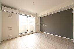 小竹レジデンス 104 1階ワンルームのリビング/ダイニング