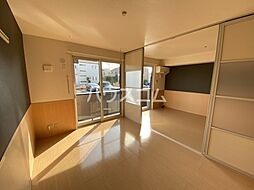 ベルウッド六番館 203 1階1LDKのリビング/ダイニング