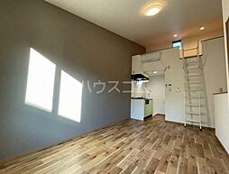 リブ・カミーノ 210 2階ワンルームのリビング/ダイニング