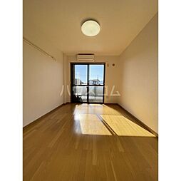 KOMO 112 1階ワンルームのリビング/ダイニング