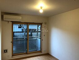 ヴィラージュエコ 106 1階ワンルームのリビング/ダイニング