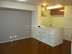 サウザンドサニー　ＥＡＳＴ 2階1LDKのリビング/ダイニング