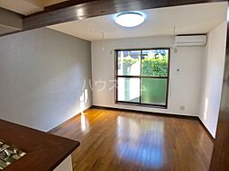 キャビンエンデバー 105 1階ワンルームのリビング/ダイニング