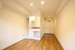 シルバーストーン三軒茶屋 305 3階ワンルームのリビング/ダイニング