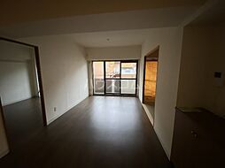 名古屋市営東山線 本山駅 徒歩10分の賃貸マンション 1階4LDKのリビング/ダイニング